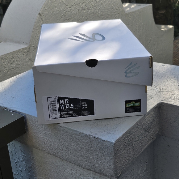 Size 12 - Under Armour Curry Flow 9 Street Pack 'Cookie Monster' - Picture 8 of 8